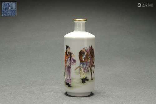 Famille Rose Snuff Bottle with Figure Stories Design, Qianlo...