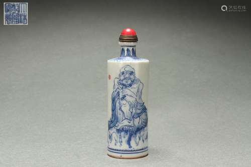 Blue-and-white Snuff Bottle with Arhat Pattern Design, Qianl...