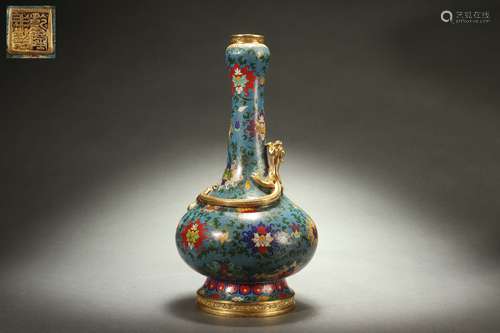 Closionne Garlic-shaped vase with Dragon Design, Qianlong Re...