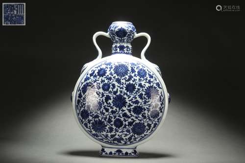 Blue-and-white Moon Vase with Interlaced Lotus Patterns Desi...