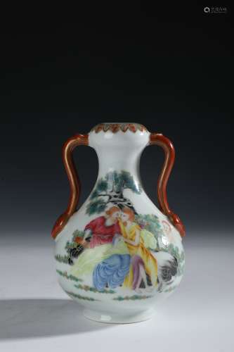 A Chinese porcelain vase