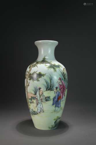 A Chinese porcelain vase