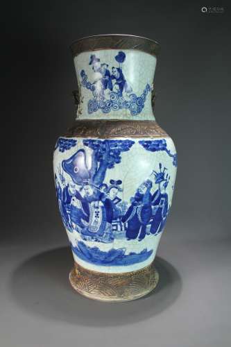 A Chinese porcelain vase