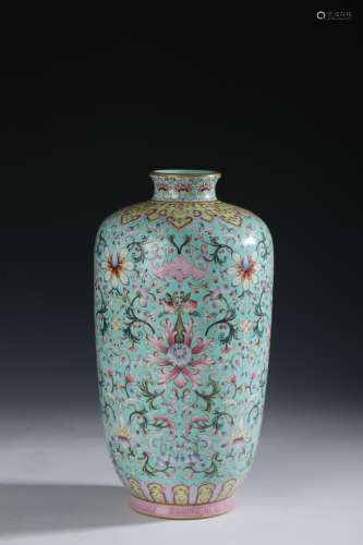 A Chinese porcelain vase