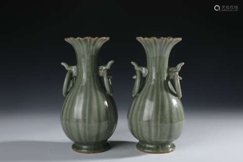 Pair of Chinese porcelain vases