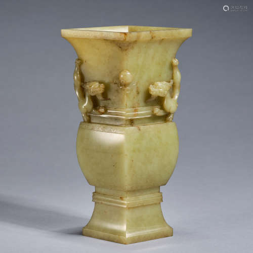 A yellow jade 'chilong' vase,Warring states