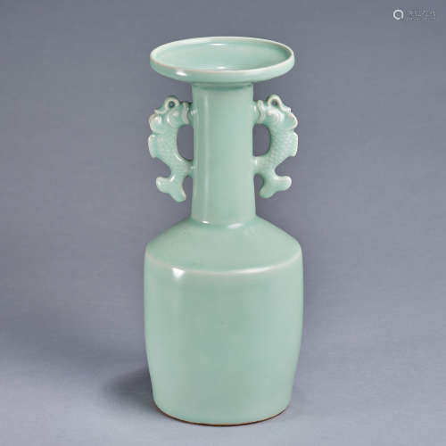 A Longquan celadon double fish-handled mallet vase, Song dyn...