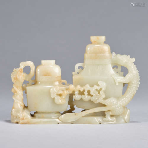 A jade 'chilong and Ruyi' double vase group, Qing dynasty