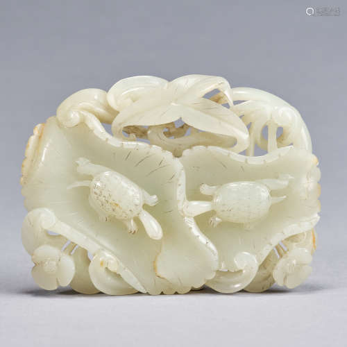 A finly jade carving of 'tortoise and lotus',Qing dynasty