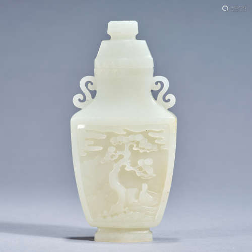 A finly carved white jade vase ,Qing dynasty