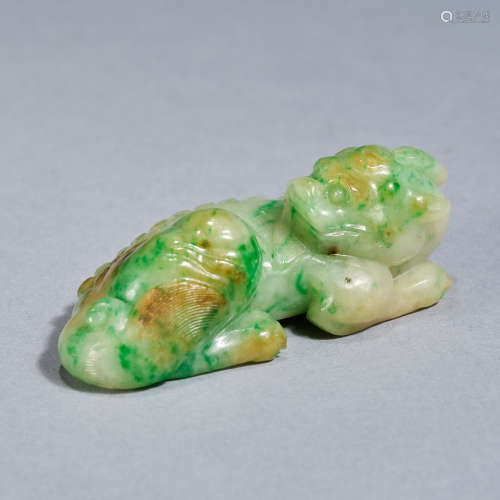 A jadeite carving of auspicious beast ,Qing dynasty