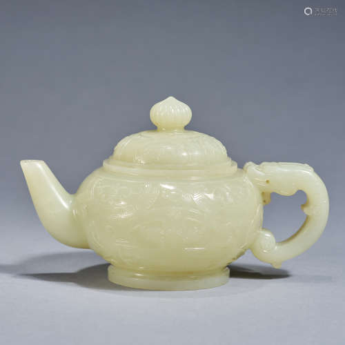 A jade teapot with cover,Qing dynasty