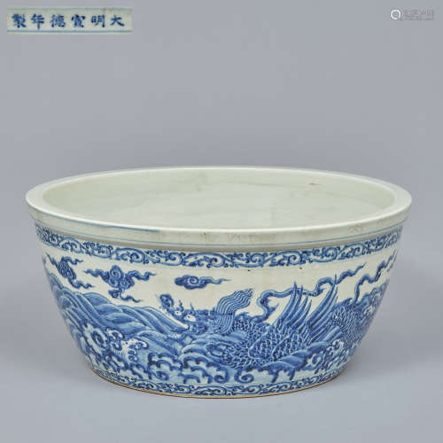 A large blue and white vat,Qing dynasty,diameter:61.5cm