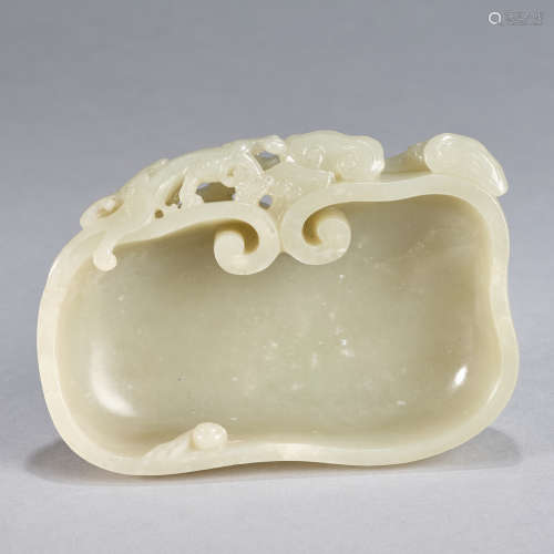 A jade ruyi-shaped 'chilong' brush washer, Qing dynasty