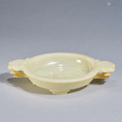 A carved jade 'Ruyi and floral' brush washer ,Qing dynasty