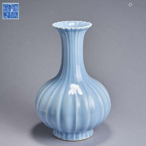 A light blue vase,Qing dynasty, mark and period of Qianlong