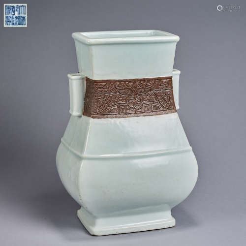 A two-handled Zun-form vase,Qing dynasty,mark and period of ...