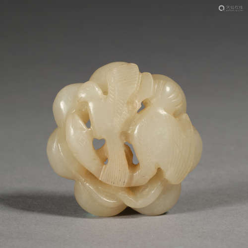 A small jade ornament on cap ,Liao dynasty