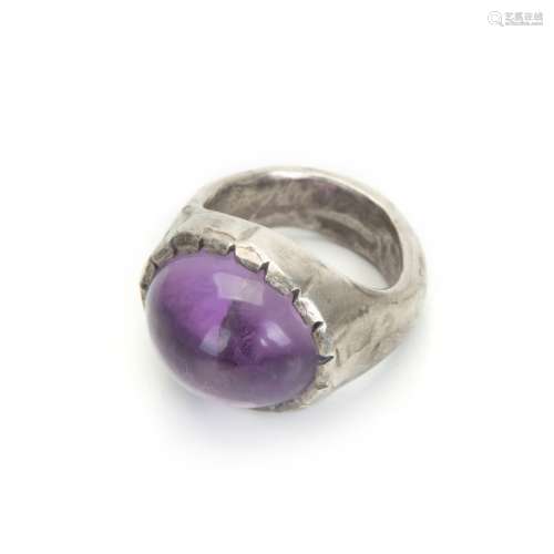 AMETHYST AND SILVER MENS RING