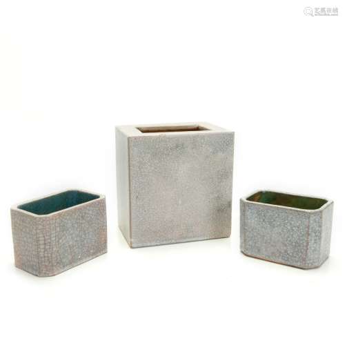 PORCELAIN IRON WIRE CRACKLE CONTAINERS