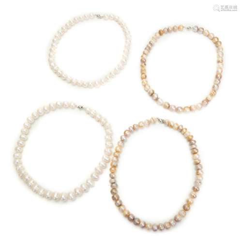 GROUP RING PEARL NECKLACE