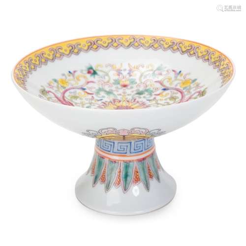 CHINESE FAMILLE ROSE PORCELAIN ALTER DISH