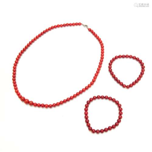CORAL BEAD NECKLACE AND BRACELET