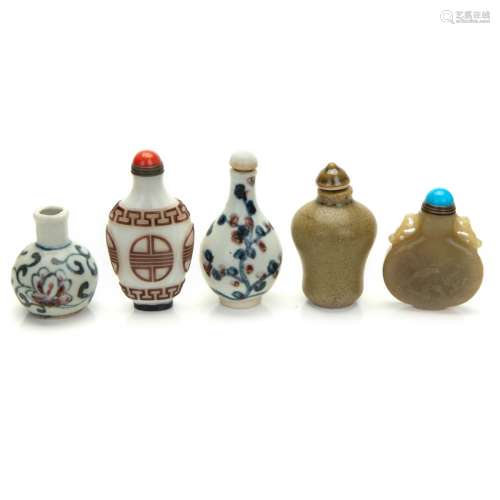 GROUP OF FIVE CHINESE SNUFF BOTTLE