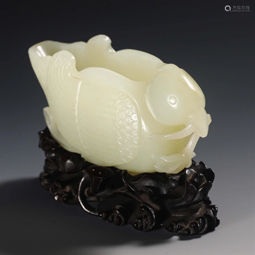 China Qing Dynasty White jade quail shape ornament