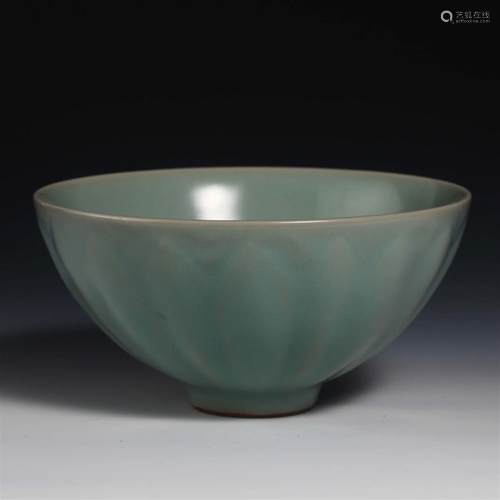 China Song Dynasty Longquan kiln bowl