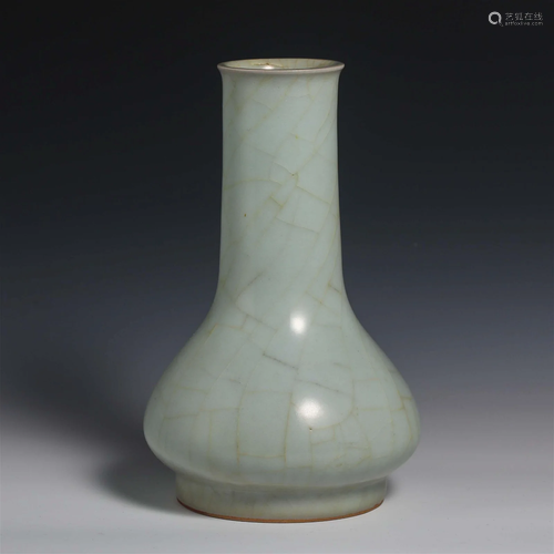 China Song Dynasty Longquan kiln bottle