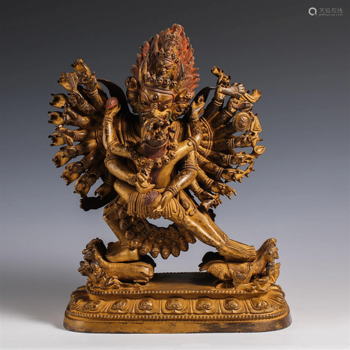 Middle and Qing Dynasty Gilt Bronze Statue of Great Powerful...