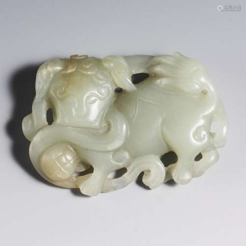 China Qing Dynasty Hetian jade lion ornament