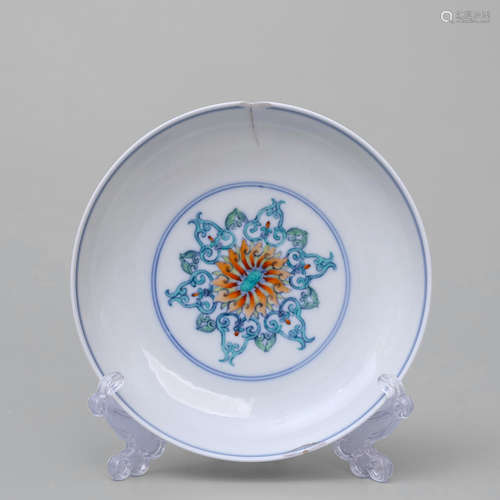 Doucai Flower Plate