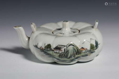 China Qing Dynasty Melon shape pot
