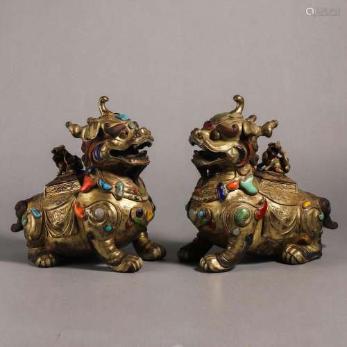 China Han Dynasty A pair of bronze beasts