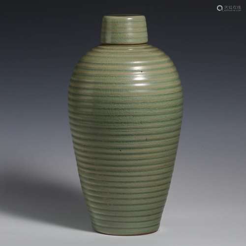 China Song Dynasty Longquan kiln bottle