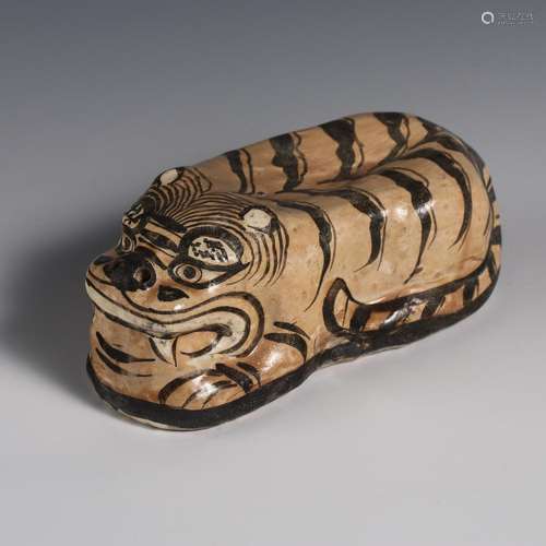 China Song Dynasty Jizhou Kiln tiger shape pillow