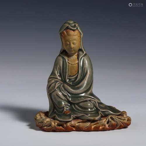 China Yuan Dynasty Longquan Kiln Guanyin Statue