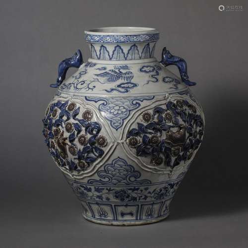 China Yuan Dynasty Blue and white porcelain jar