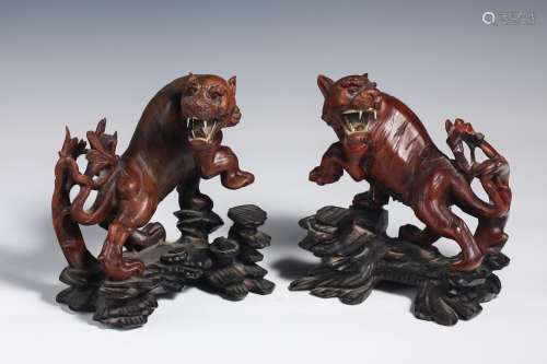 China Republic period A pair of boxwood carved tigers