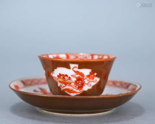 清康熙 醬釉礬紅花卉杯碟一套
