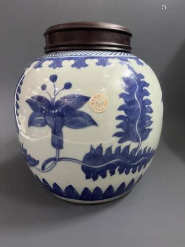 Chinese Blue and White Porcelain Cover Jar