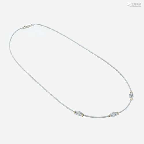 A 14K bicolor gold necklace with diamonds Italy