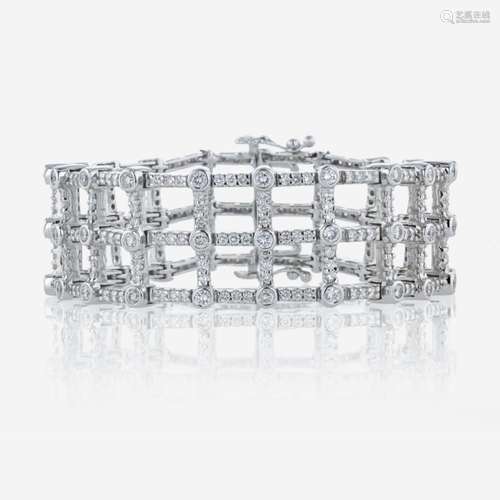 An 18K white gold and diamond bracelet