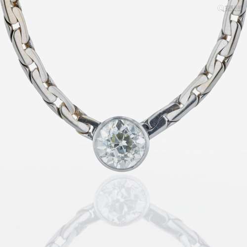 A 14K, white gold diamond station necklace