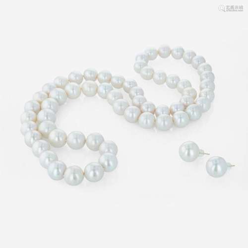 A South Sea cultured pearl strand and matching earrings
