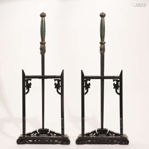 A PAIR OF CHINESE QING DYNASTY BRONZE SWORDS