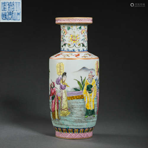 CHINESE QING DYNASTY FAMILLE ROSE VASE