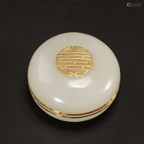 CHINESE QING DYNASTY HETIAN JADE LACQUER GOLD POWDER BOX